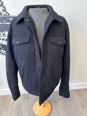ALO Yoga Men's Black Button-Flap Shirt Jacket